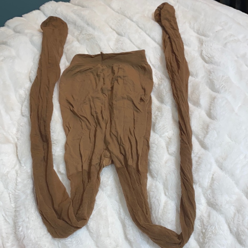 NWOT Sheer Suntan Pantyhose